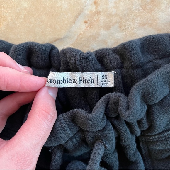 High Waisted Abercrombie Joggers - Picture 3 of 3